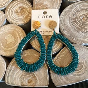 NWT! Gold and teal beaded earrings!!